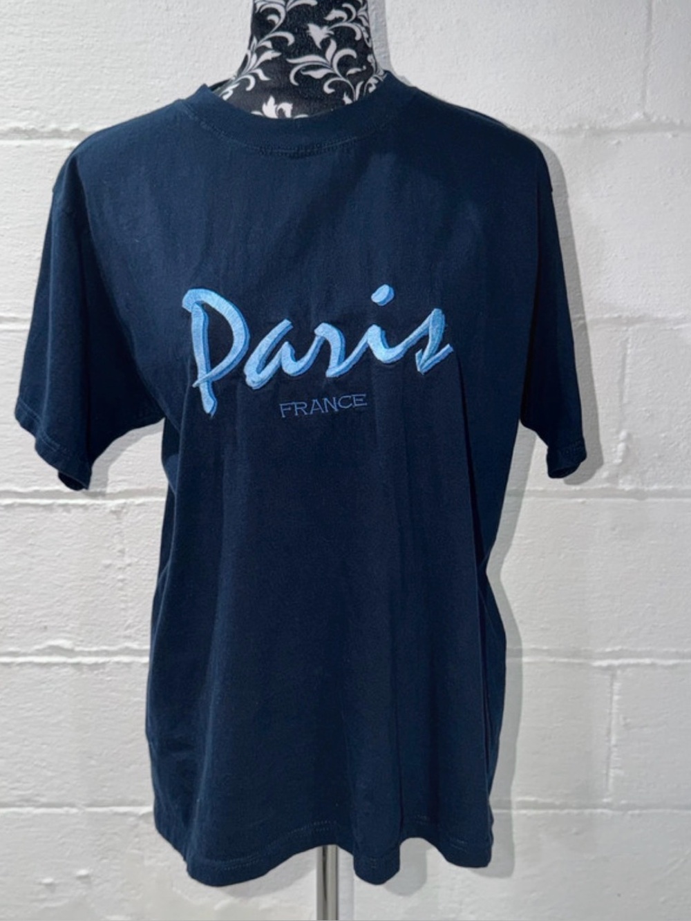 Vintage 90s Paris France Embroidered
Souvenir T-Shirt - Power Red Label Navy